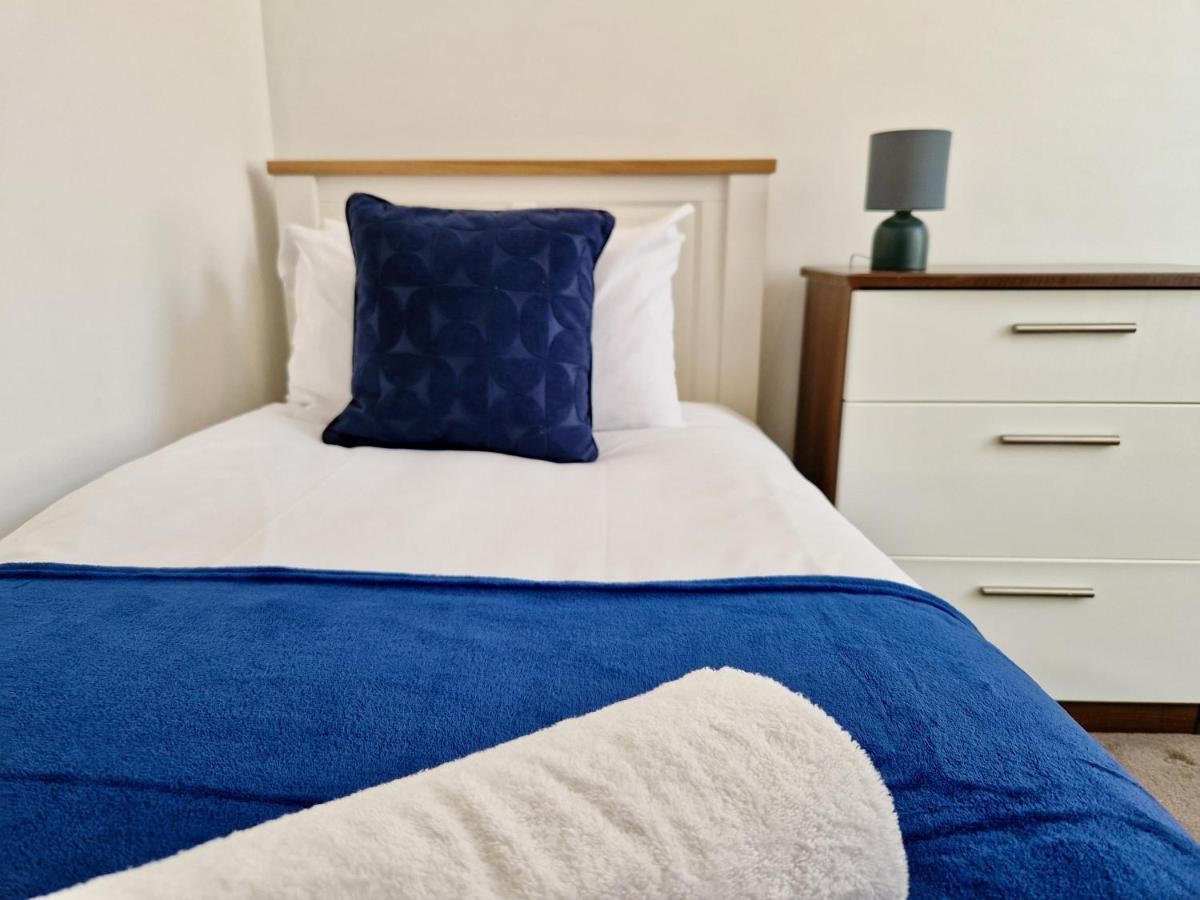 Incredible Private Rooms All With Private Bathrooms In A Fully Serviced House Next To City Centre With Free Parking Coventry Dış mekan fotoğraf