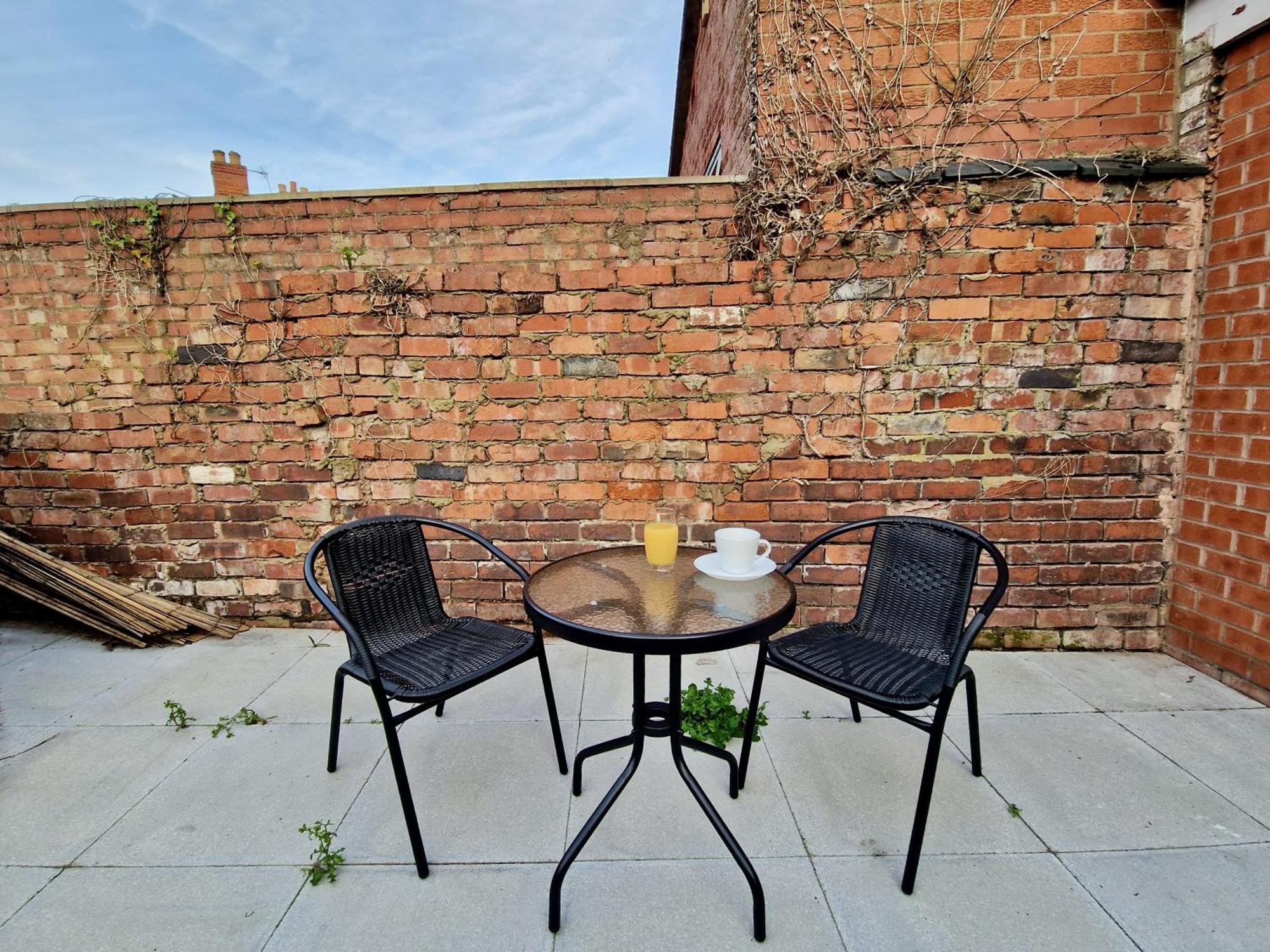 Incredible Private Rooms All With Private Bathrooms In A Fully Serviced House Next To City Centre With Free Parking Coventry Dış mekan fotoğraf